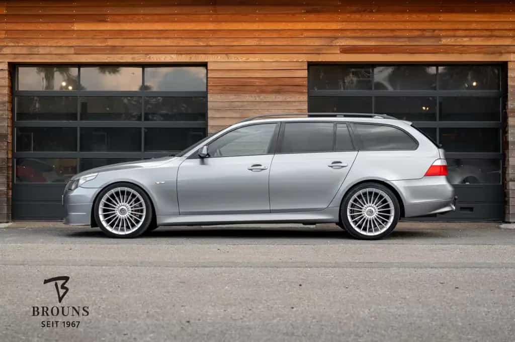 ALPINA B5 4.4 V8 Touring 500PS | AHK | S/H-Dach | 03/2006-photo-1