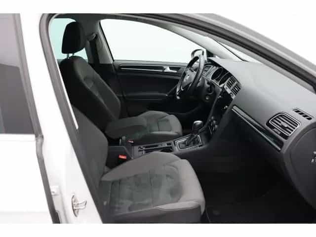 Volkswagen Golf VII 1.5 DSG Highline LED ACC Sportsitze 06/2020-photo-22