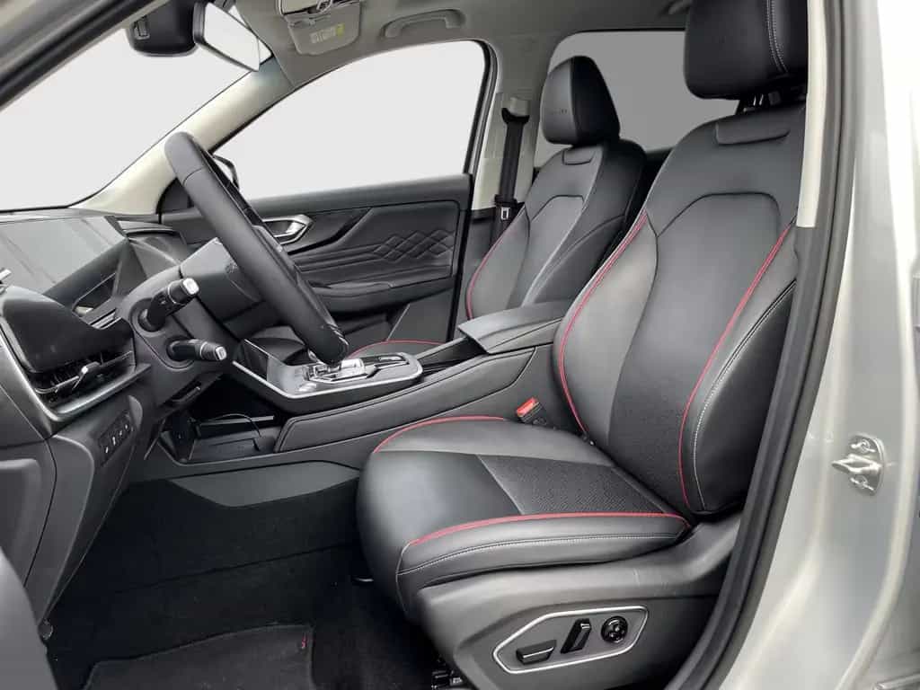 BAIC Beijing X75 PANO Leder CarPlay SHZ inkl. ÜBF STM 10/2025-photo-11