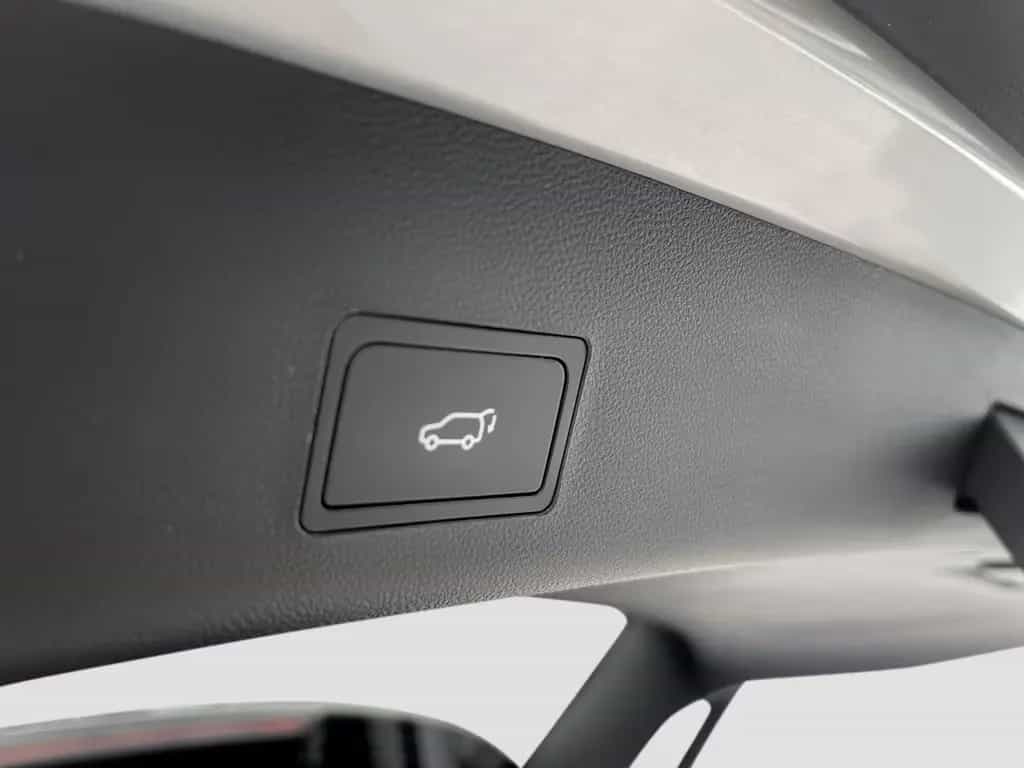 BAIC Beijing X75 PANO Leder CarPlay SHZ inkl. ÜBF STM 10/2025-photo-24