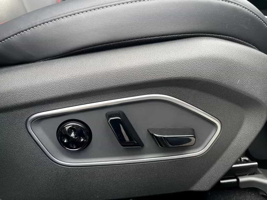 BAIC Beijing X75 PANO Leder CarPlay SHZ inkl. ÜBF STM 10/2025-photo-29