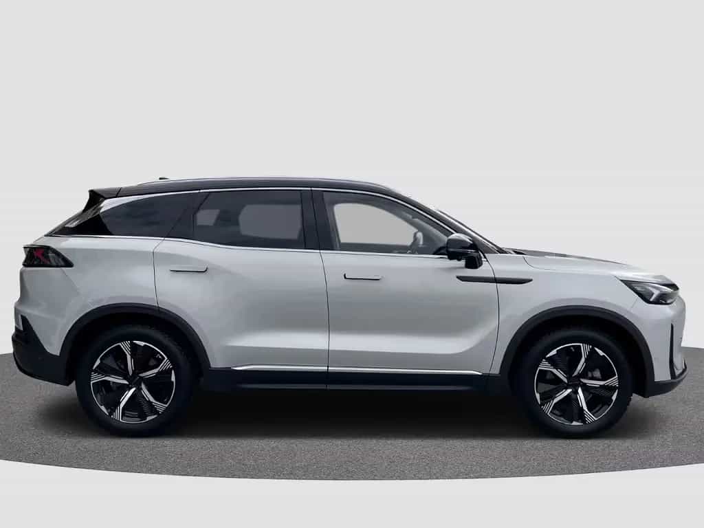 BAIC Beijing X75 PANO Leder CarPlay SHZ inkl. ÜBF STM 10/2025-photo-3