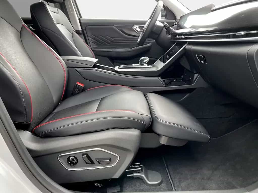 BAIC Beijing X75 PANO Leder CarPlay SHZ inkl. ÜBF STM 10/2025-photo-30