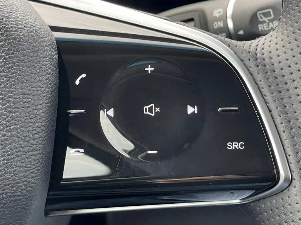 BAIC Beijing X75 PANO Leder CarPlay SHZ inkl. ÜBF STM 10/2025-photo-36