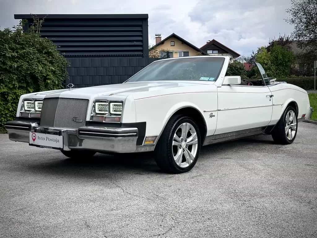 Buick Riviera 06/1983-photo-0