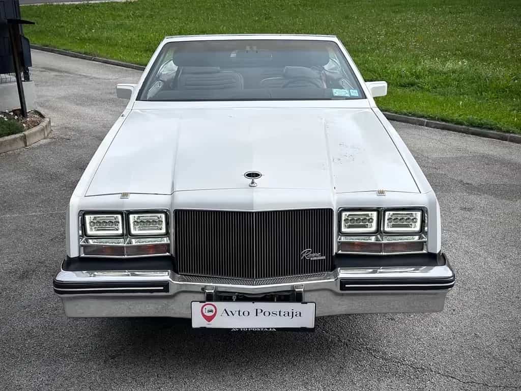 Buick Riviera 06/1983-photo-2