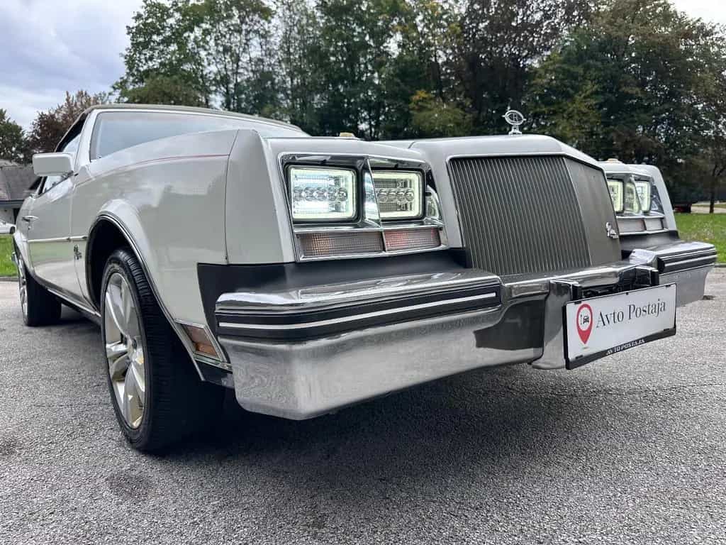 Buick Riviera 06/1983-photo-21