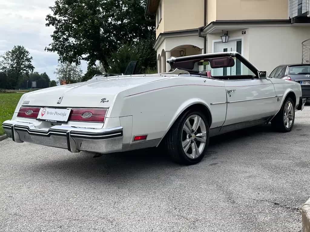 Buick Riviera 06/1983-photo-6