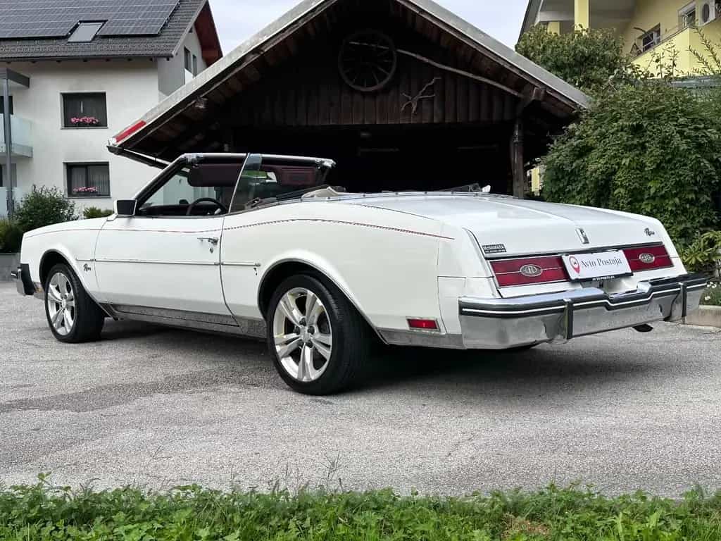 Buick Riviera 06/1983-photo-8