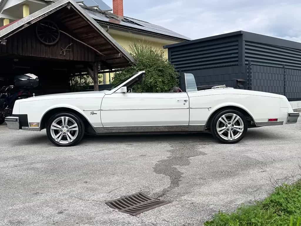 Buick Riviera 06/1983-photo-9