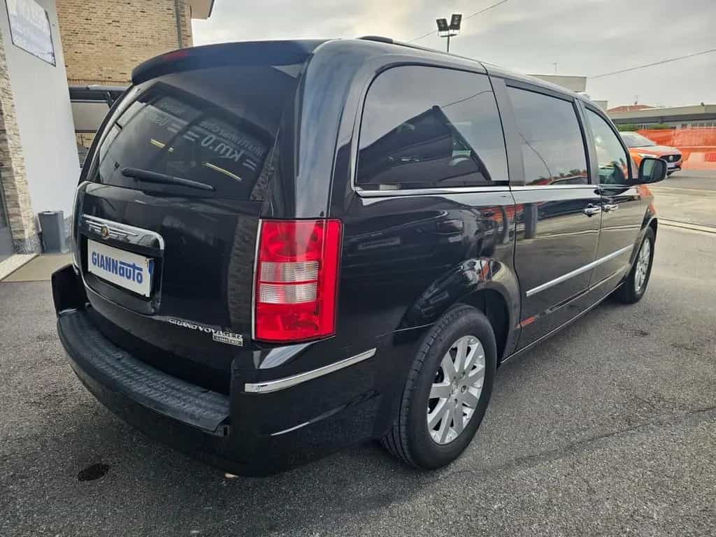 Chrysler Grand Voyager Voyager Grand 3.3 V6 cat Limited IMPIAN 09/2008-photo-3