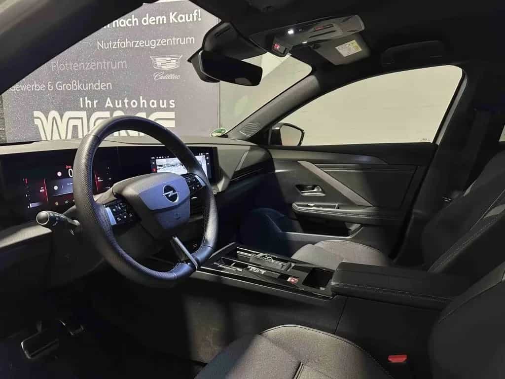 Opel Astra 10/2024-photo-3