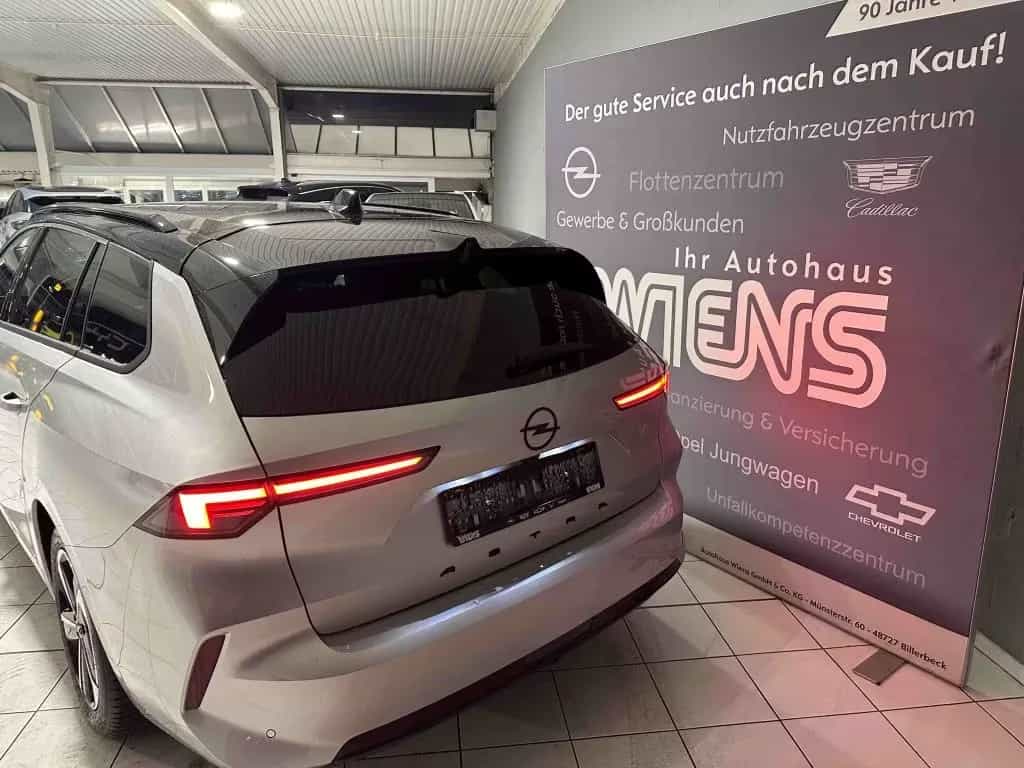 Opel Astra 10/2024-photo-8