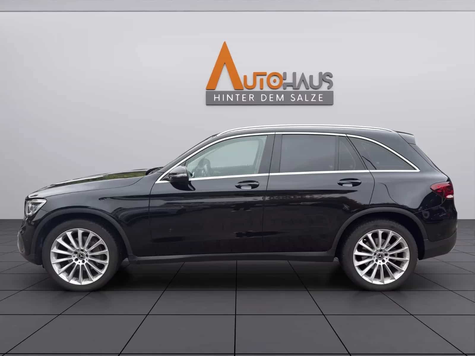 Mercedes-Benz GLC-Class 300 09/2019-photo-1
