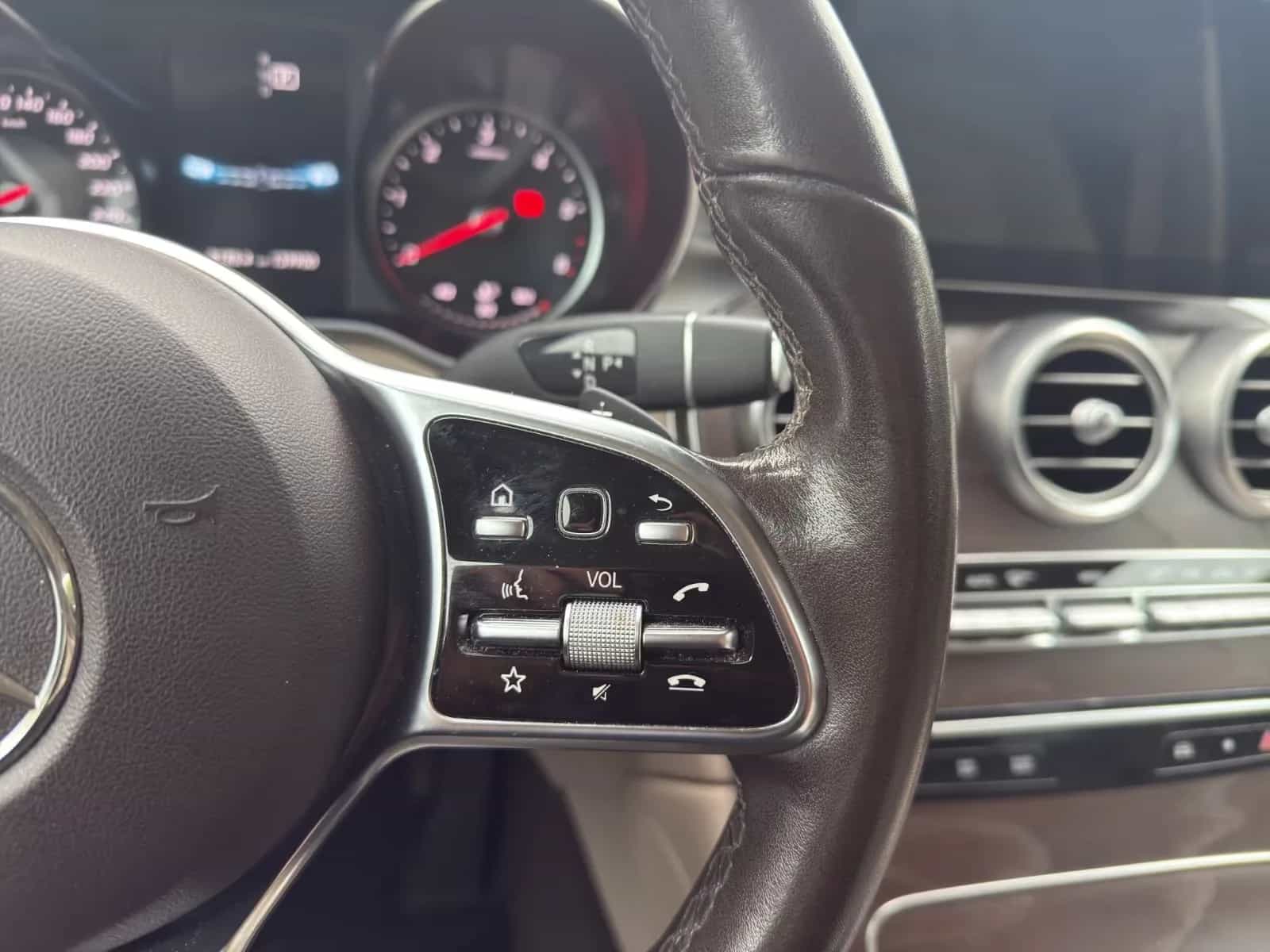 Mercedes-Benz GLC-Class 300 09/2019-photo-13
