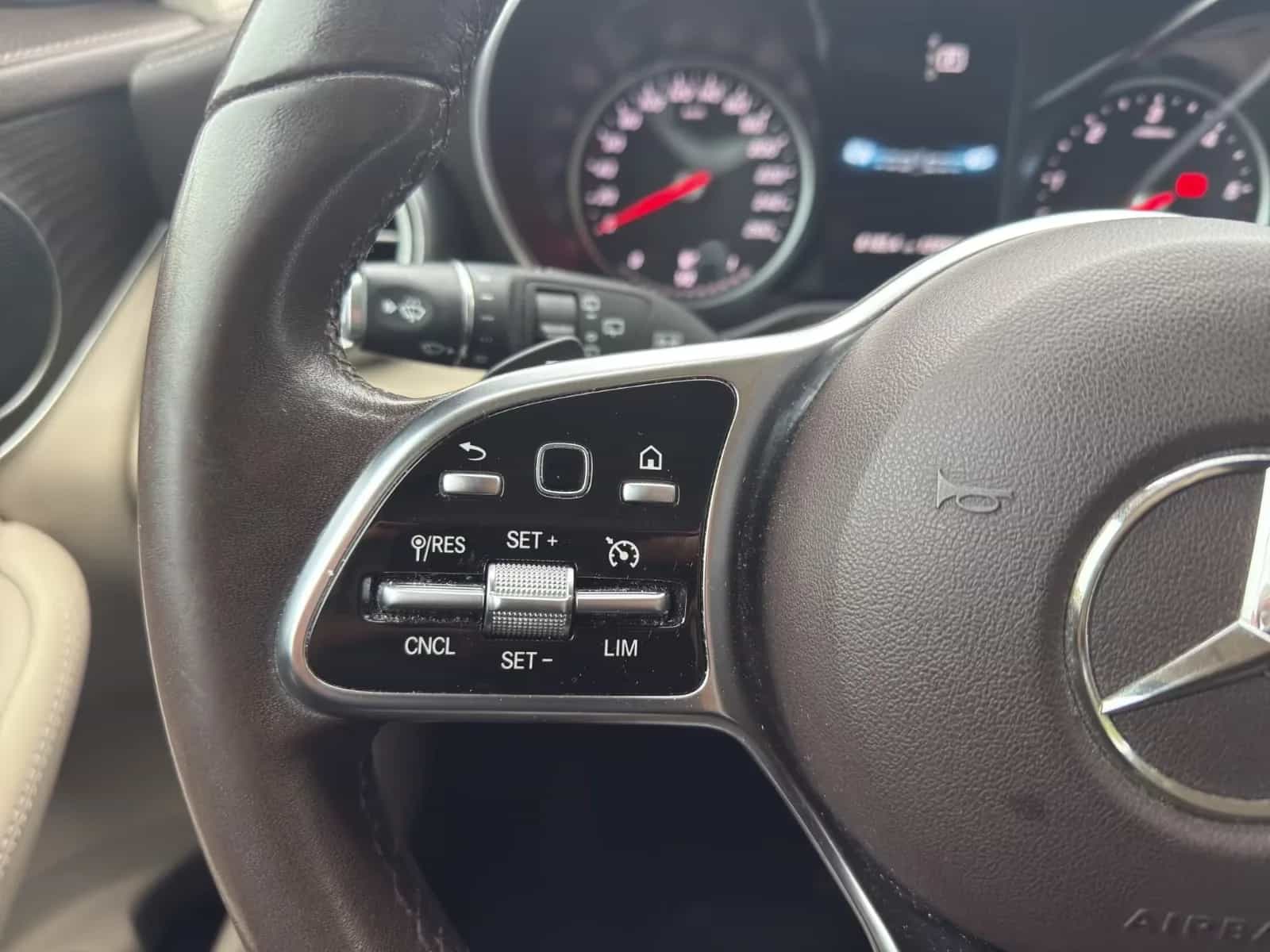Mercedes-Benz GLC-Class 300 09/2019-photo-14