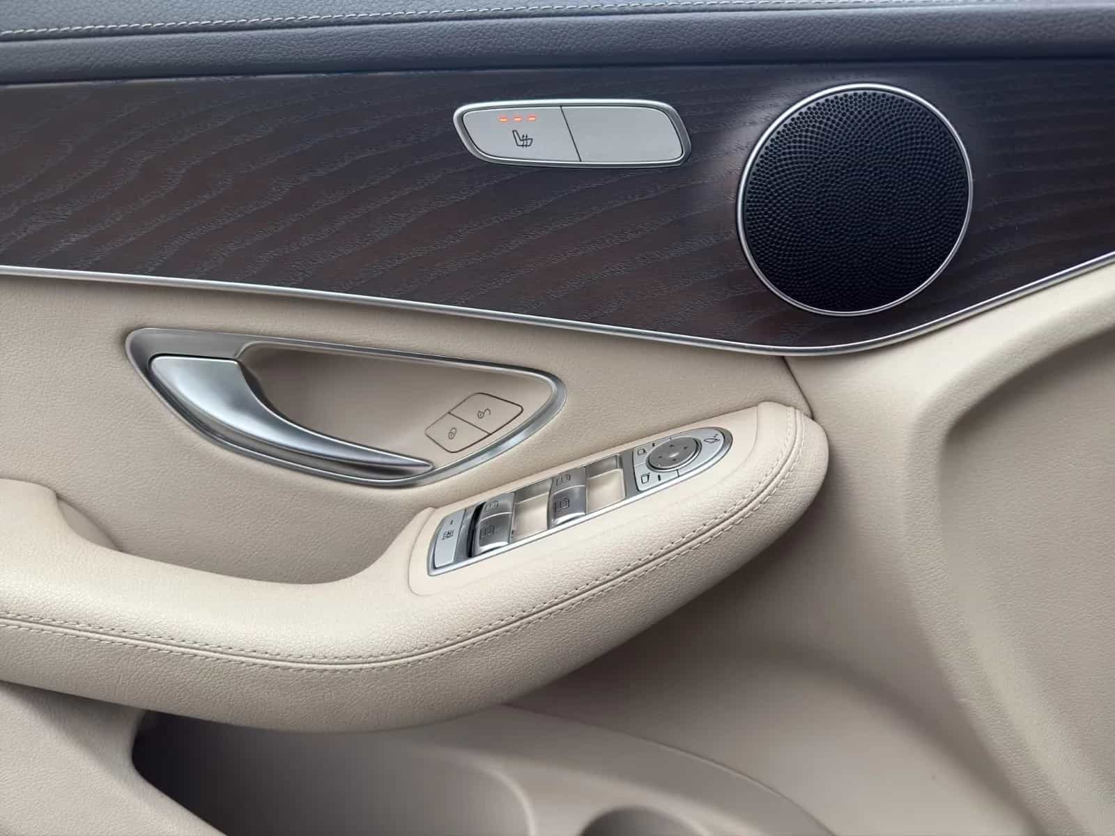 Mercedes-Benz GLC-Class 300 09/2019-photo-16
