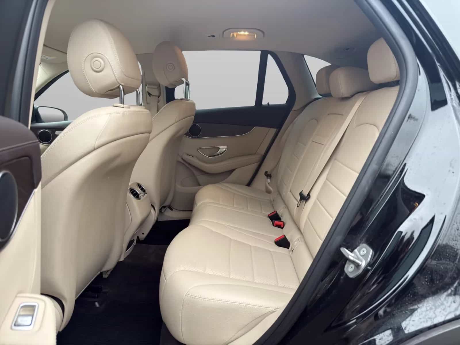 Mercedes-Benz GLC-Class 300 09/2019-photo-17