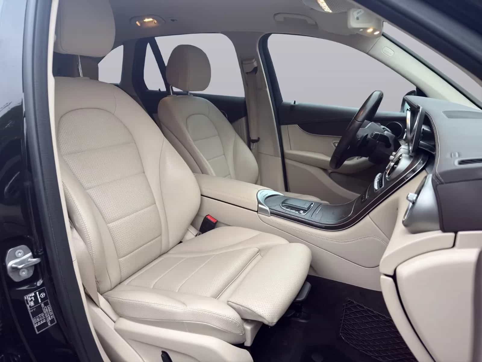 Mercedes-Benz GLC-Class 300 09/2019-photo-18