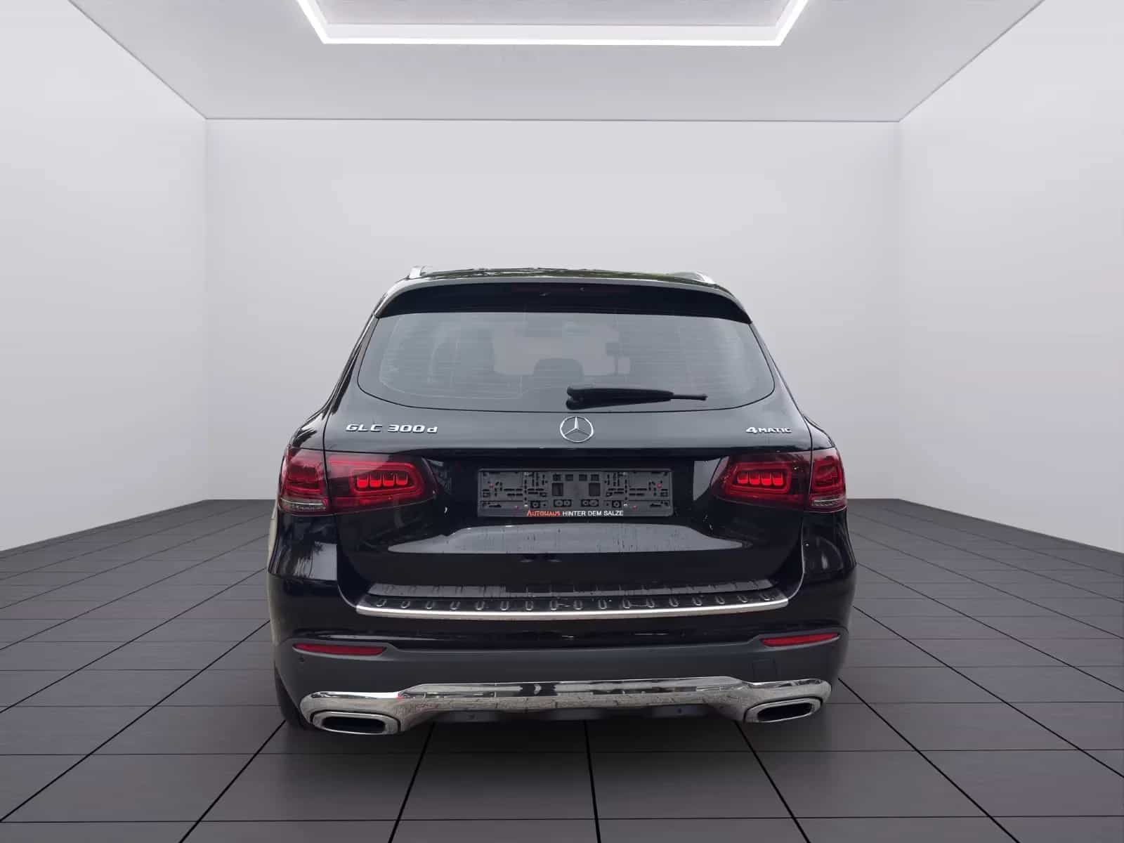 Mercedes-Benz GLC-Class 300 09/2019-photo-3