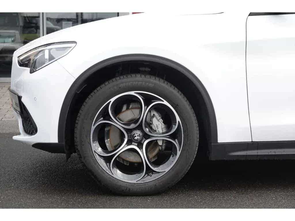 Alfa Romeo Stelvio Q4 Sprint 2.0 Turbo 16V  AHK-el. klappb. 08/2022-photo-2