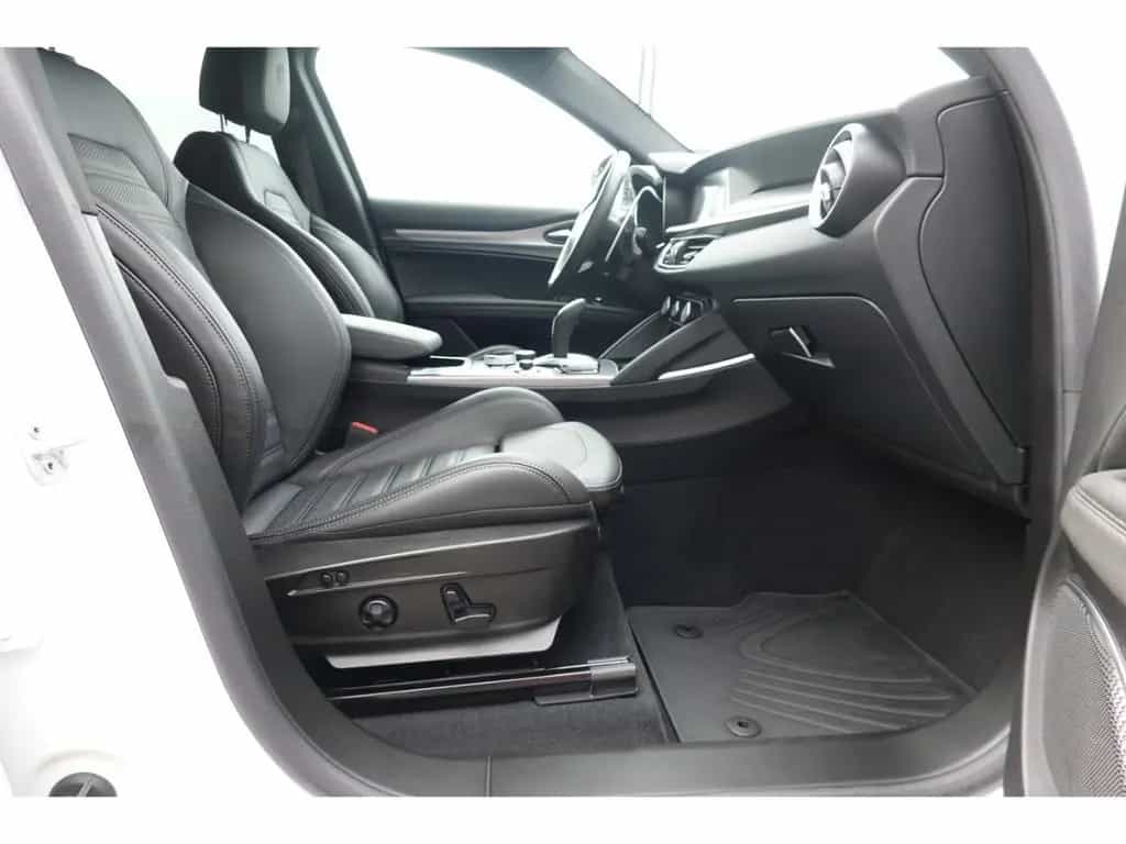 Alfa Romeo Stelvio Q4 Sprint 2.0 Turbo 16V  AHK-el. klappb. 08/2022-photo-8
