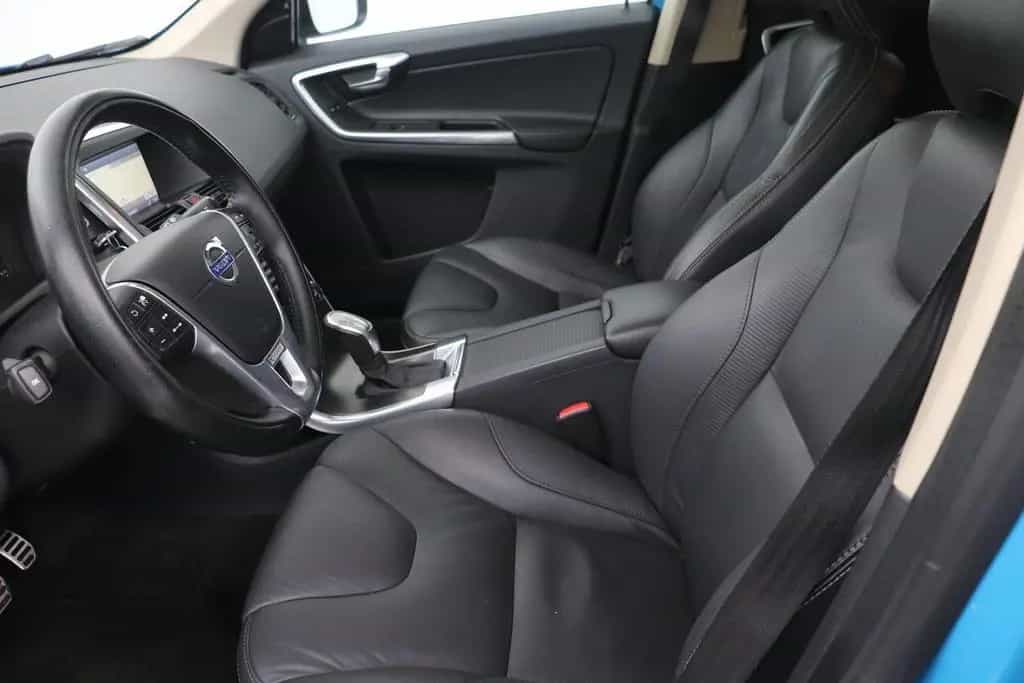 Volvo XC60 3.0 T6 AWD R-Design | ACC | panorama dach | 11/2012-photo-2