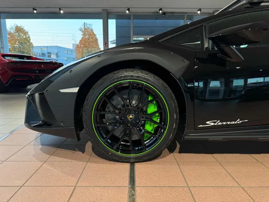 Lamborghini Huracán Sterrato "1 of 1499" 09/2024-photo-10
