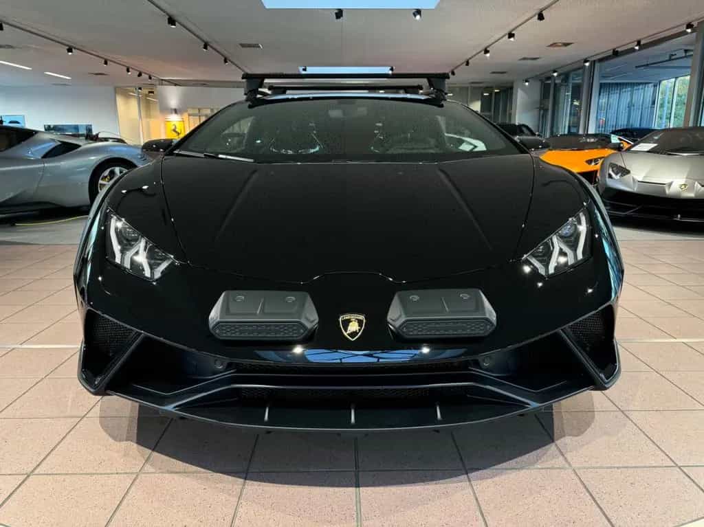 Lamborghini Huracán Sterrato "1 of 1499" 09/2024-photo-2