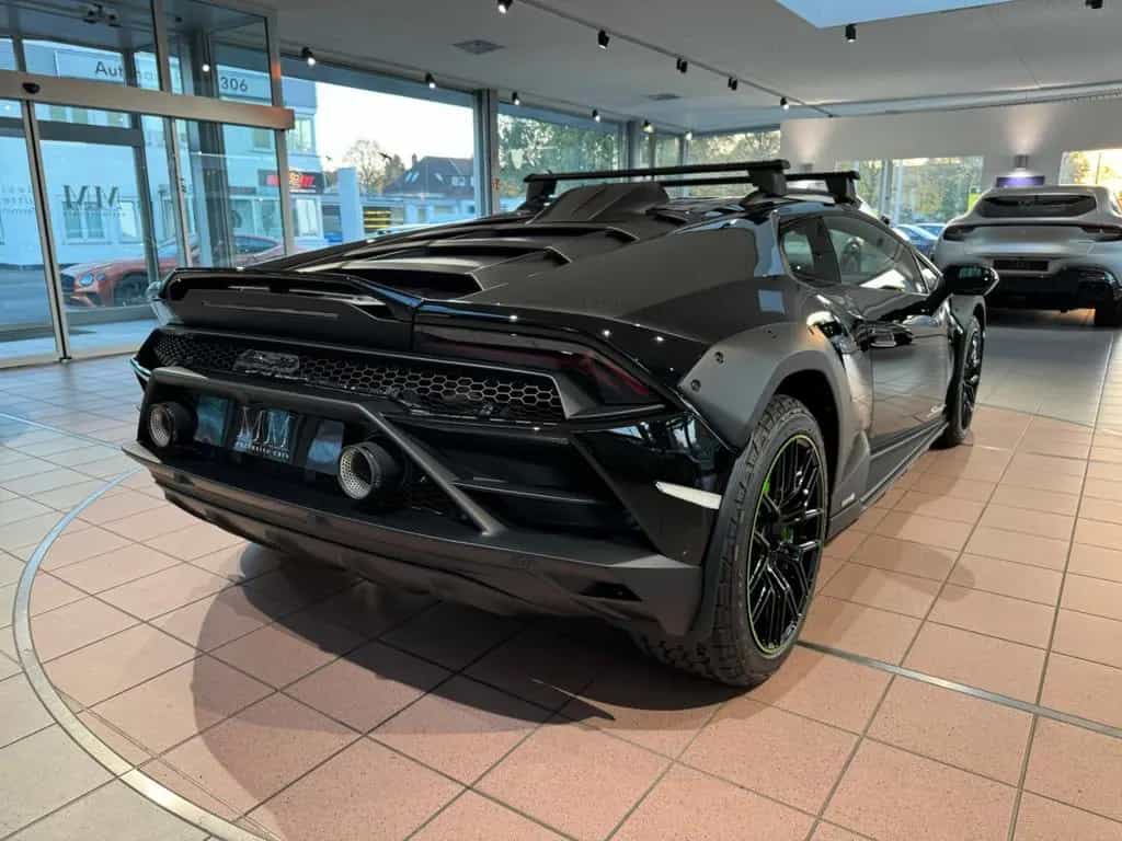 Lamborghini Huracán Sterrato "1 of 1499" 09/2024-photo-9