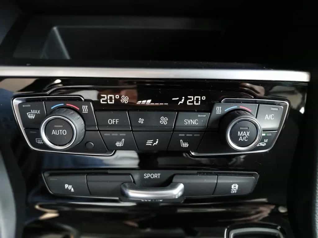 BMW 2 Series 218 Gran Tourer i Advantage NAV SHZ  ACC Scheckh 04/2018-photo-18