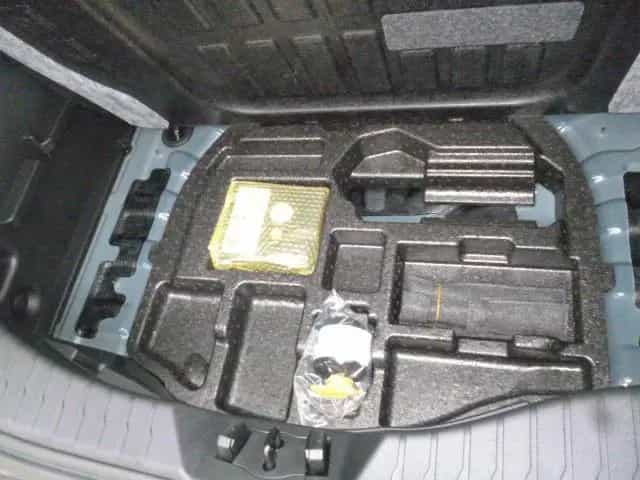 KGM Tivoli Sondermodell AUTOMATIC 1,5 null-photo-9