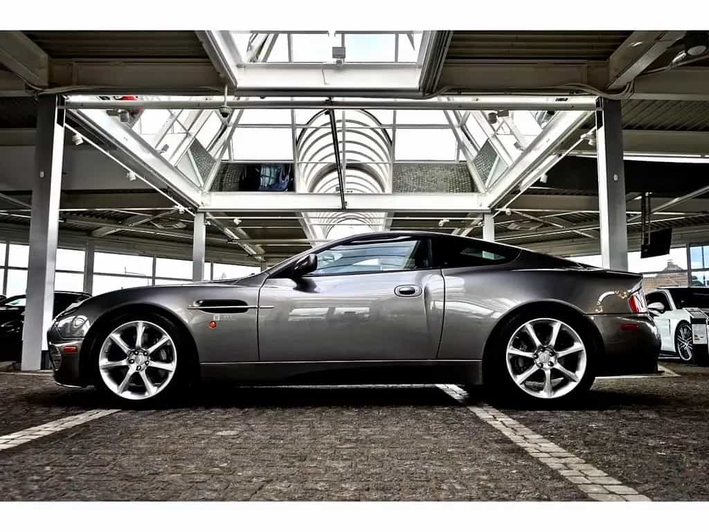 Aston Martin Vanquish V12 1.Hand Sammler-Zustand + Garantie 07/2004-photo-3
