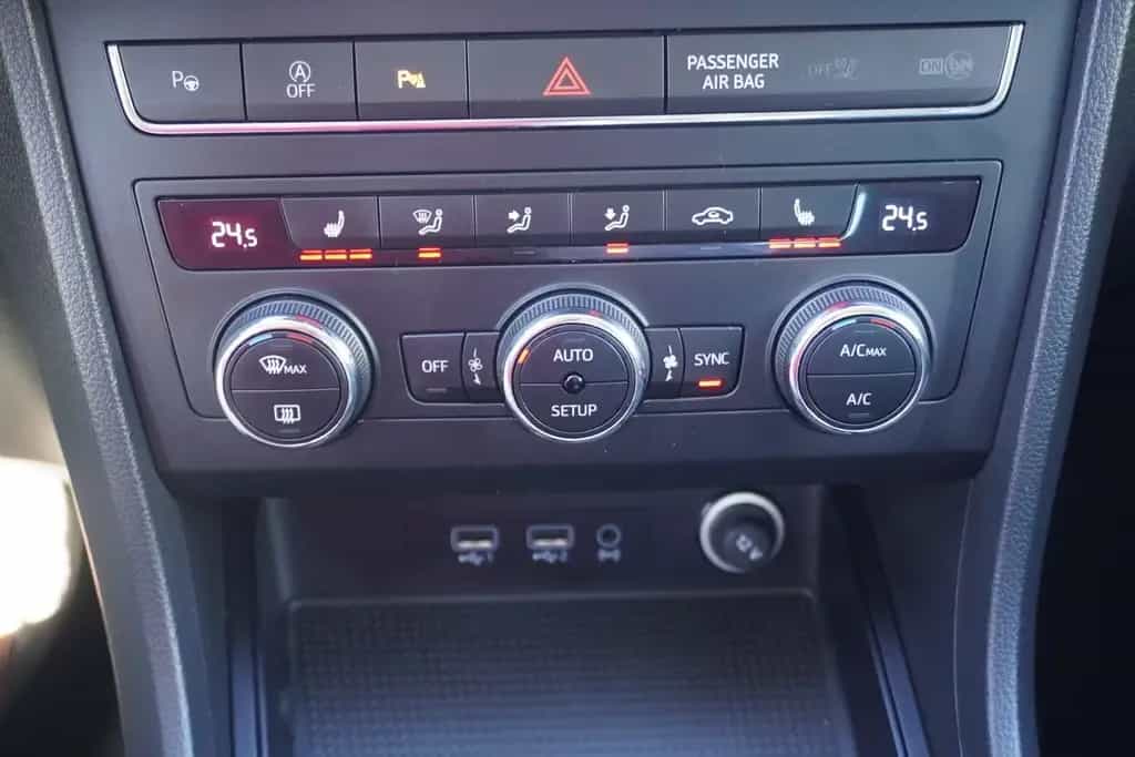 Seat Ateca 1.5 TSI DSG Style LED Navi ACC Kamera PDC 09/2019-photo-16