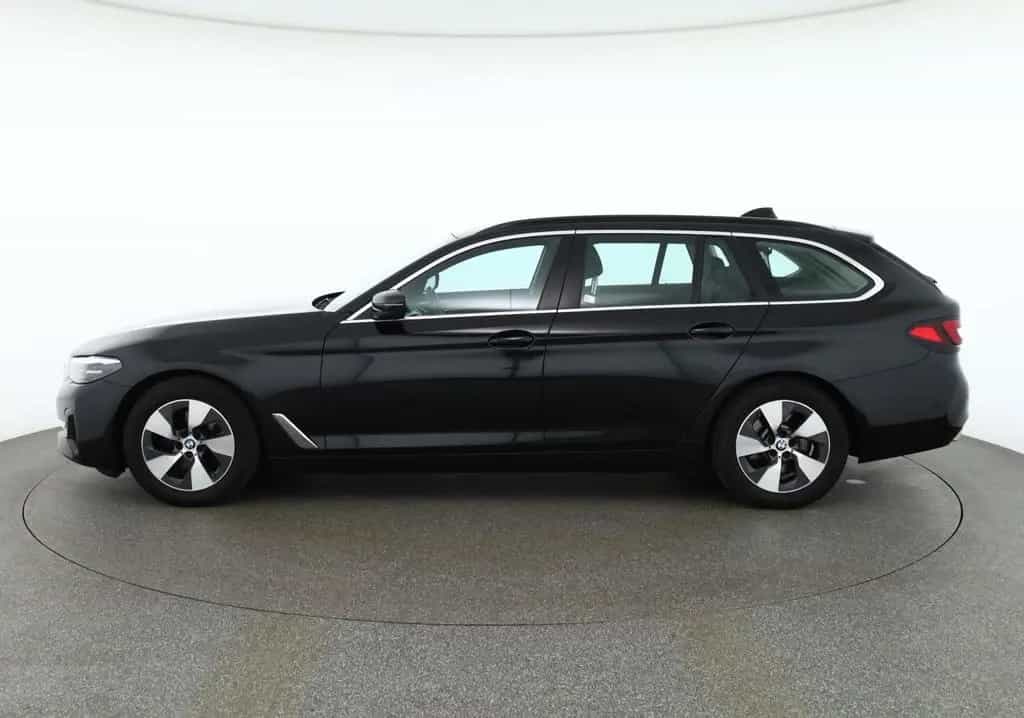 BMW 520 d Touring Aut. LED Navi ACC Leder Sportsitze 08/2022-photo-1