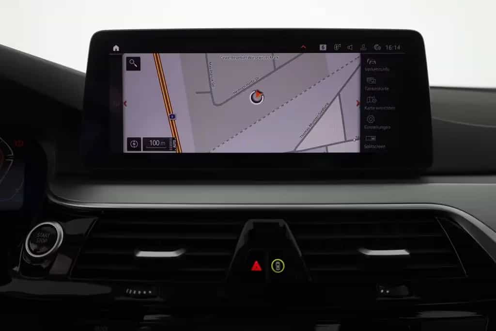 BMW 520 d Touring Aut. LED Navi ACC Leder Sportsitze 08/2022-photo-10