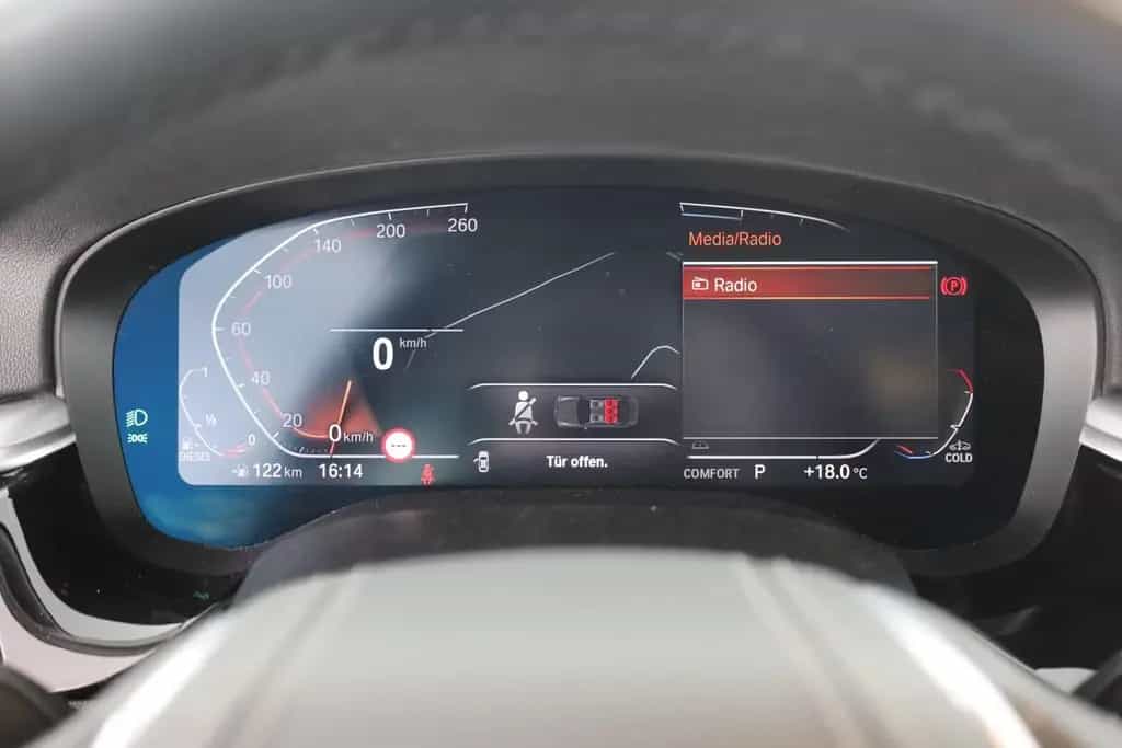 BMW 520 d Touring Aut. LED Navi ACC Leder Sportsitze 08/2022-photo-17