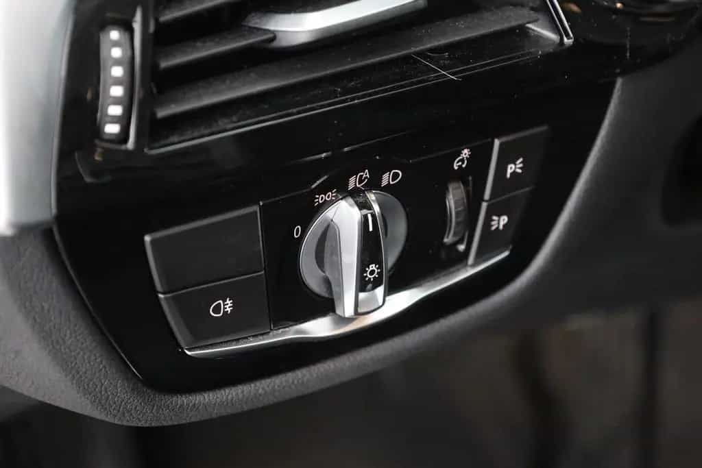 BMW 520 d Touring Aut. LED Navi ACC Leder Sportsitze 08/2022-photo-20