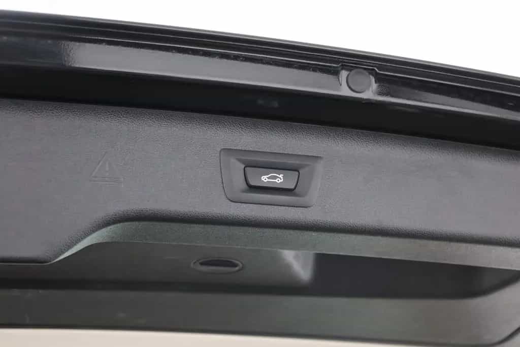 BMW 520 d Touring Aut. LED Navi ACC Leder Sportsitze 08/2022-photo-27