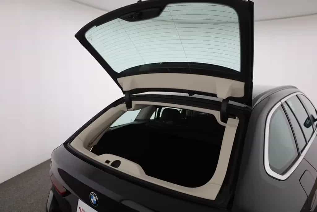 BMW 520 d Touring Aut. LED Navi ACC Leder Sportsitze 08/2022-photo-28