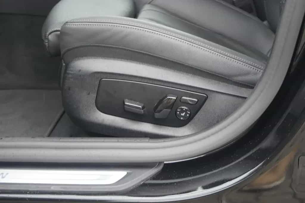 BMW 520 d Touring Aut. LED Navi ACC Leder Sportsitze 08/2022-photo-33