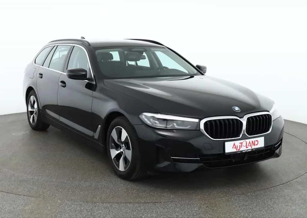 BMW 520 d Touring Aut. LED Navi ACC Leder Sportsitze 08/2022-photo-6