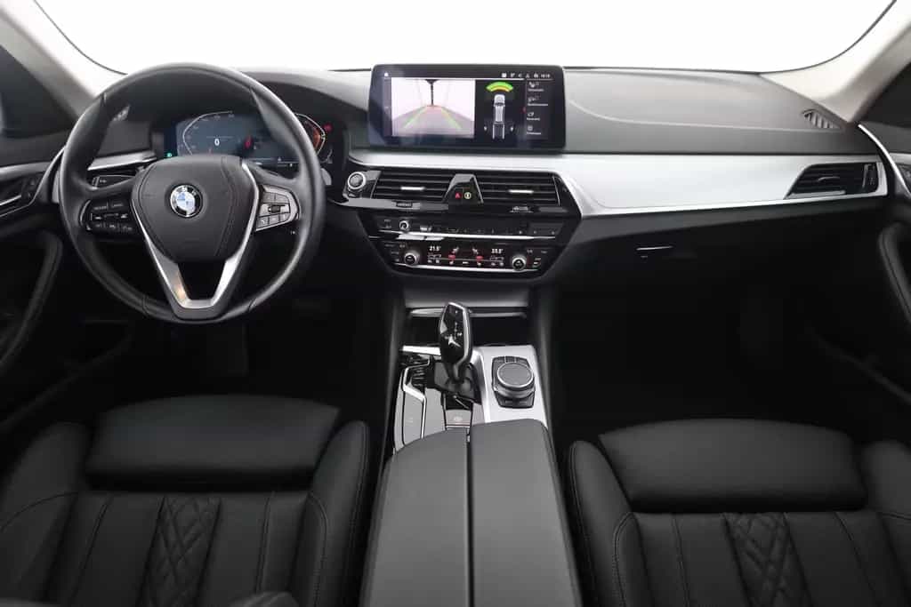 BMW 520 d Touring Aut. LED Navi ACC Leder Sportsitze 08/2022-photo-8