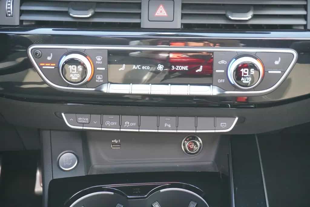 Audi A4 3.0 TDI quattro S line LED Navi Panorama PDC 10/2019-photo-17