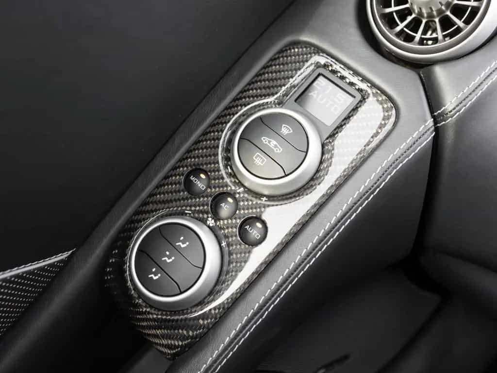 McLaren 650S Coupé | Carbon | Sports Exhaust 05/2015-photo-26