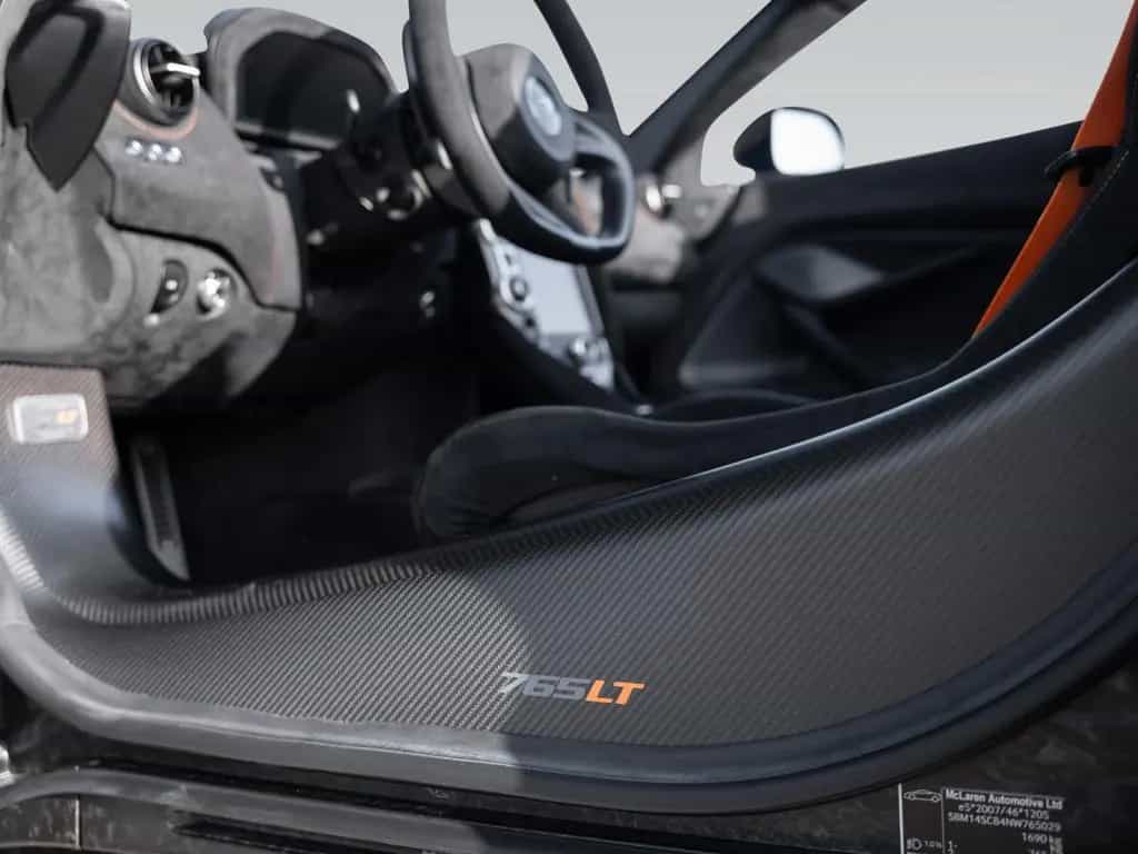 McLaren 765LT Spider | MSO Volcano Blue | Carbon Packs 10/2022-photo-19