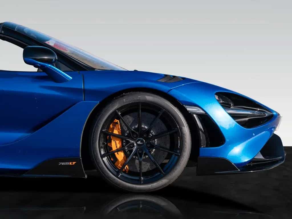 McLaren 765LT Spider | MSO Volcano Blue | Carbon Packs 10/2022-photo-7