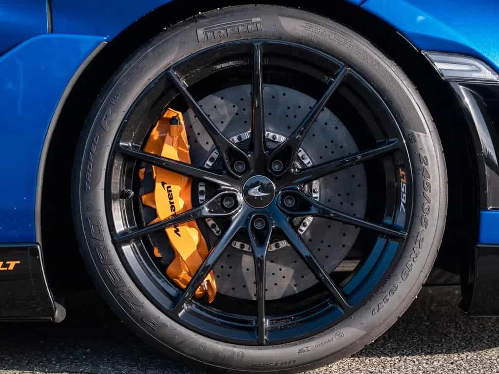 McLaren 765LT Spider | MSO Volcano Blue | Carbon Packs 10/2022-photo-8