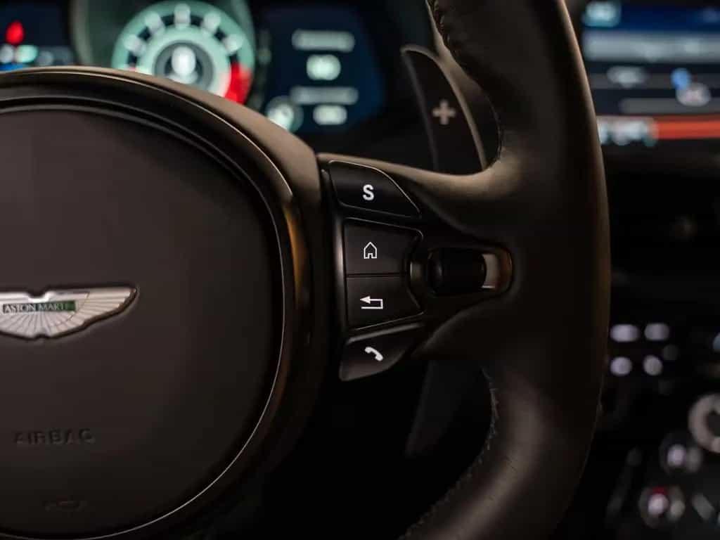 Aston Martin V12 Vantage Coupé | Carbon Seats | 09/2022-photo-22