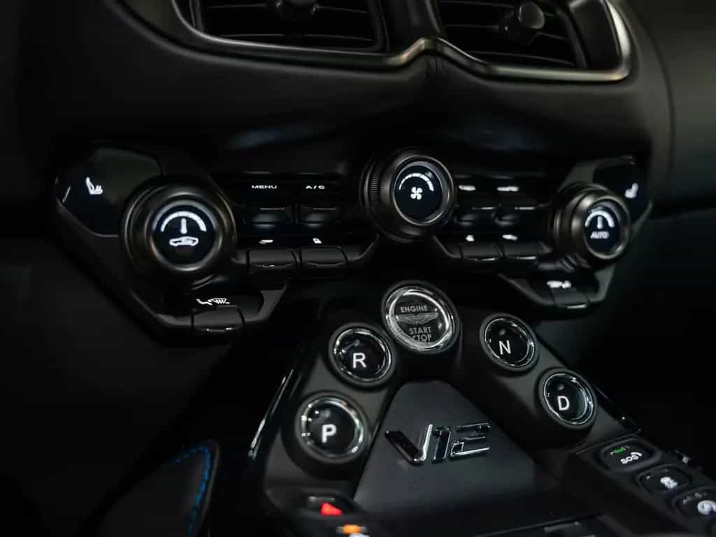 Aston Martin V12 Vantage Coupé | Carbon Seats | 09/2022-photo-27